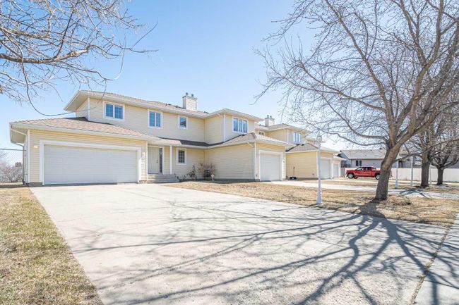 5 - 4501 39 Street, Home with 3 bedrooms, 2 bathrooms and 3 parking in Lloydminster SK | Image 5