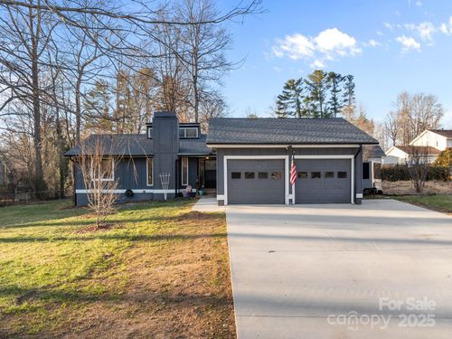 17 Berry Ln, Fletcher, NC, 28732-9658 | Card Image