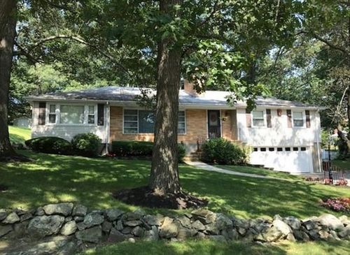 174 Forest St, Waltham, MA, 02452-4712 | Card Image