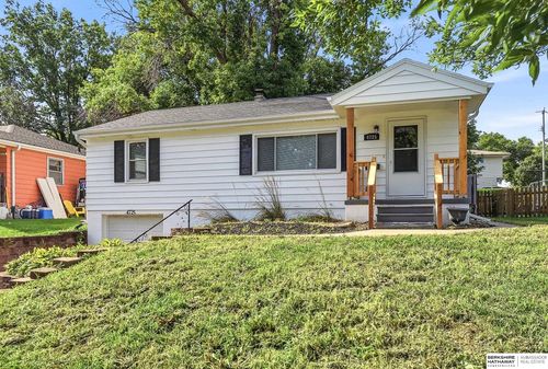 4725 B St, Omaha, NE, 68106-4617 | Card Image