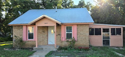 1003 S Walnut St, Brady, TX, 76825-5431 | Card Image