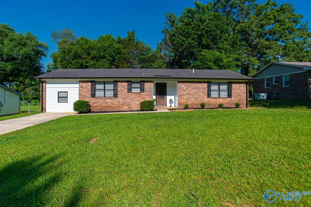Ortega Cir, Huntsville, AL 35810