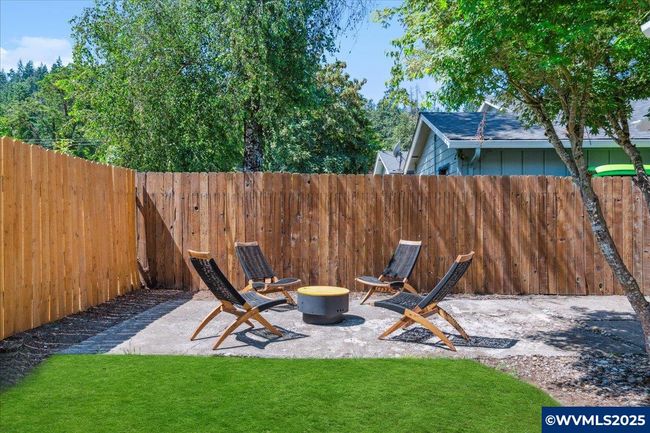 210 Silver Loop, House other with 3 bedrooms, 2 bathrooms and 2 parking in Silverton OR | Image 17