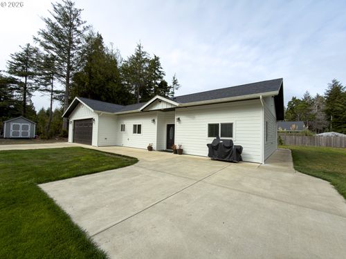 88057 Park Ln, Bandon, OR, 97411 | Card Image
