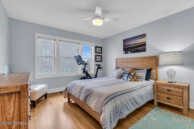 Reversed Living! Bedroom on 2nd Floor | Image 23