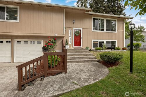 7600 13th Ave Ne, Olympia, WA, 98516-5626 | Card Image