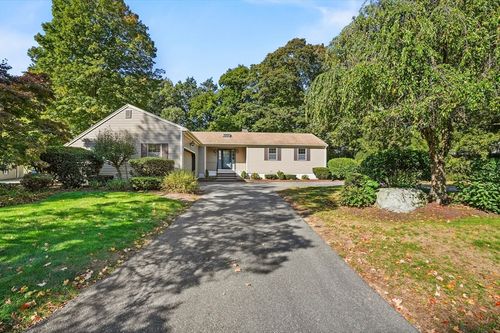 15 Fieldstone Dr, Brockton, MA, 02301-7014 | Card Image