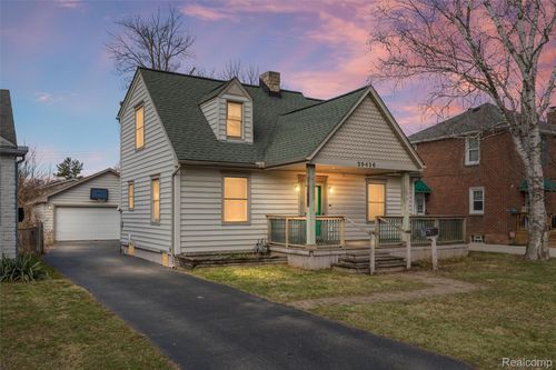 29436 Walnut St, Flat Rock, MI, 48134-2731 | Card Image