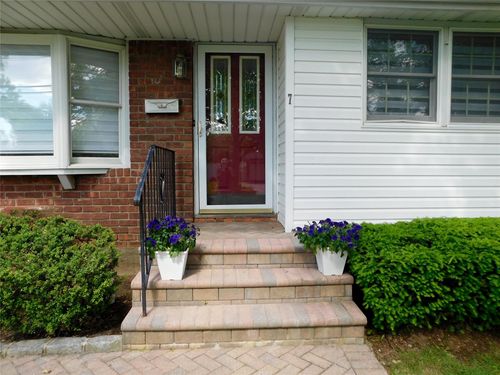 7 Audrey Ln, Commack, NY, 11725-3801 | Card Image