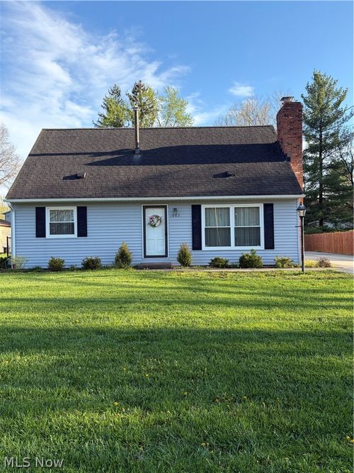 1802 Clearbrook Dr, Stow, OH, 44224-1416 | Card Image