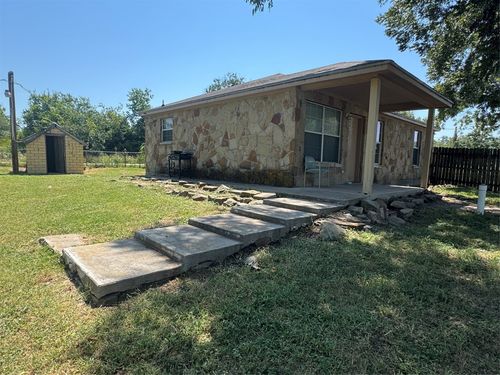 200 N 7th St, Lometa, TX, 76853-2029 | Card Image