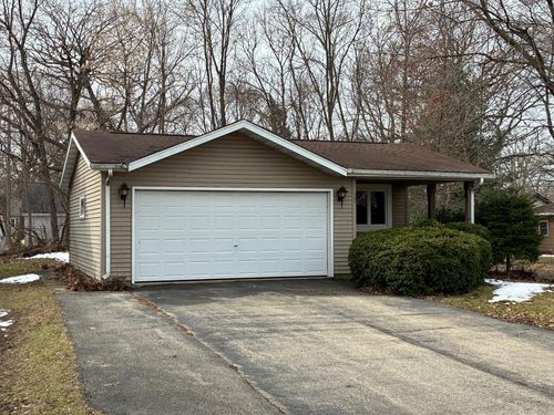 121 E Wisconsin Avenue, SALEM LAKES, WI, 53170 | Card Image