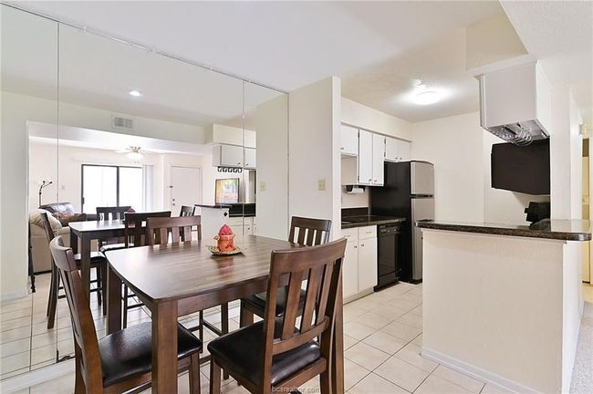 APT-155 - 904 University Oaks Blvd, Condo with 2 bedrooms, 2 bathrooms and null parking in College Station TX | Image 4