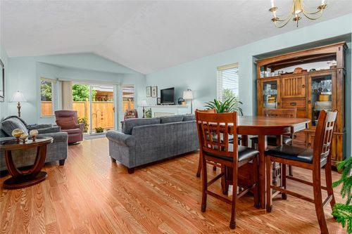 10-1600 Balmoral Ave, Comox, BC, V9M2N2 | Card Image
