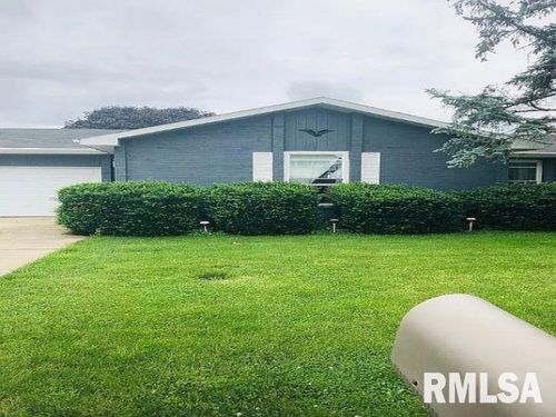 1216 7th St, Pawnee, IL, 62558-9642 | Card Image