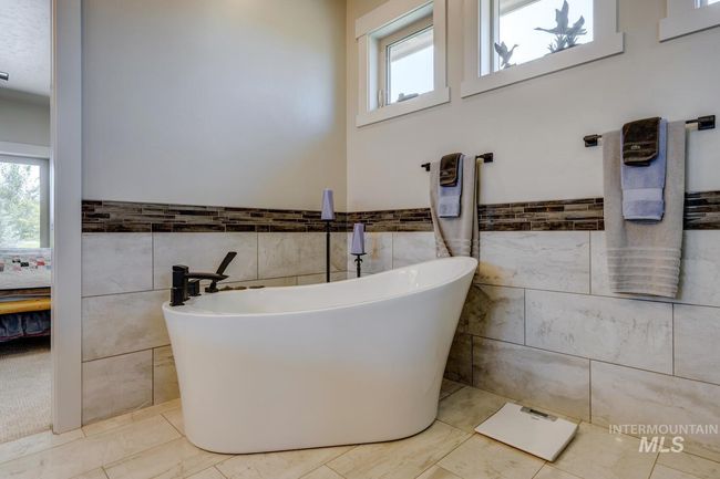 22608 Aura Vista Way, House other with 3 bedrooms, 4 bathrooms and 5 parking in Caldwell ID | Image 21