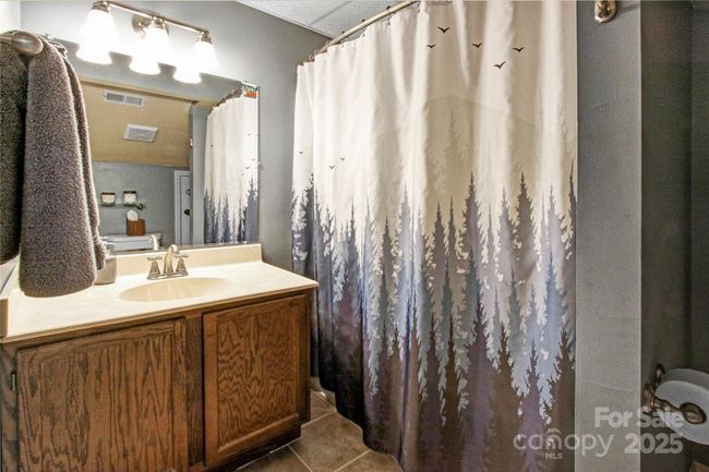 Primary bath | Image 22