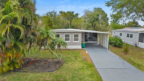 851 Manatee Rd, NAPLES, FL, 34114-8216 | Card Image