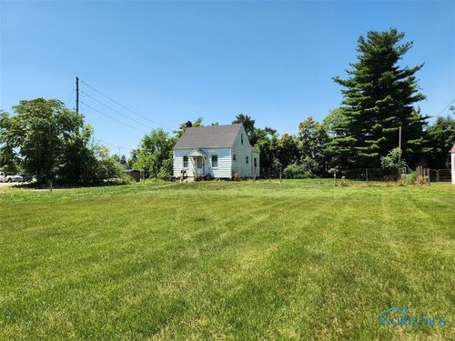 808 Wyman St, Toledo, OH, 43609-1151 | Card Image