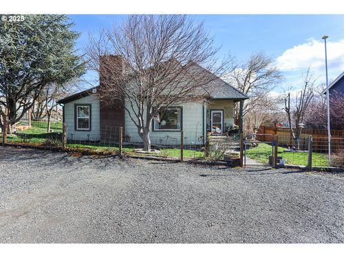 552 Ne Williams St, Dufur, OR, 97021-3235 | Card Image