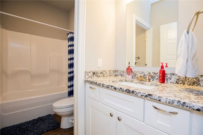Guest bath | Image 13