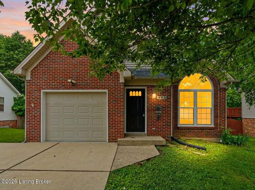203 Woodfield Cir, Shelbyville, KY, 40065-8888 | Card Image