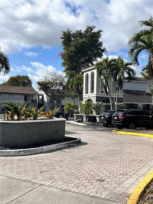 apt-205-7030 Nw 179th St, Hialeah, FL, 33015-5496 | Card Image
