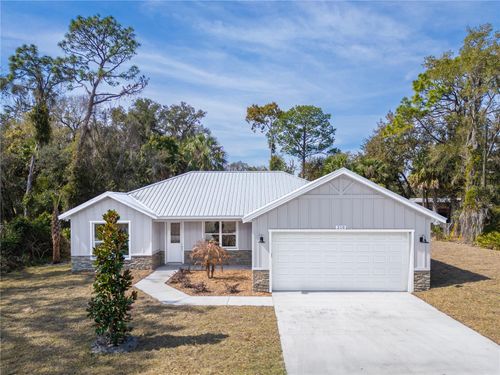 210 Paradise Dr, Deland, FL, 32720-8839 | Card Image
