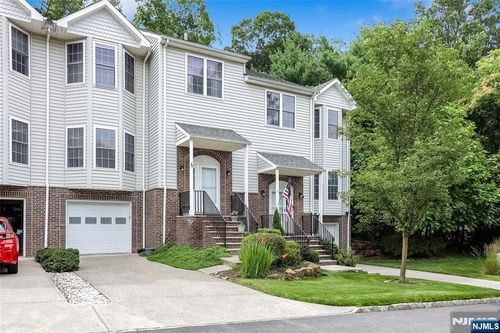 49 Rockcreek Ter, Riverdale, NJ, 07457-1047 | Card Image