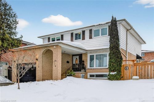 31 Maynard St, Hamilton, ON, L9B1R9 | Card Image