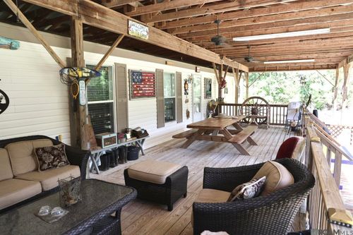 586 Hancock Rd Se, Meadville, MS, 39653-7208 | Card Image