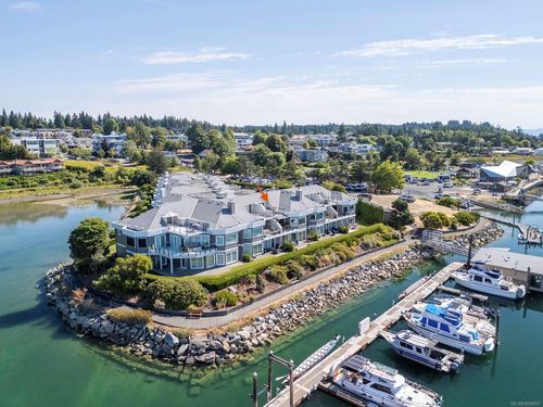 108-1807 Beaufort Ave, Comox, BC, V9M1R9 | Card Image