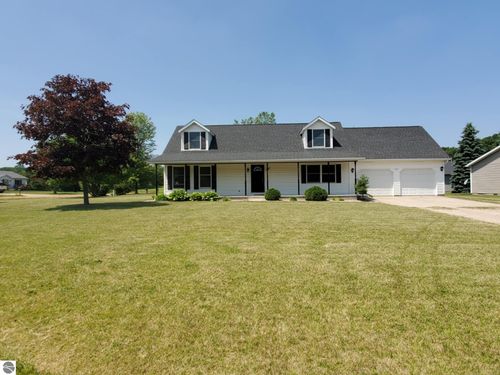 2903 S Meadowlark Dr, Mount Pleasant, MI, 48858-8118 | Card Image
