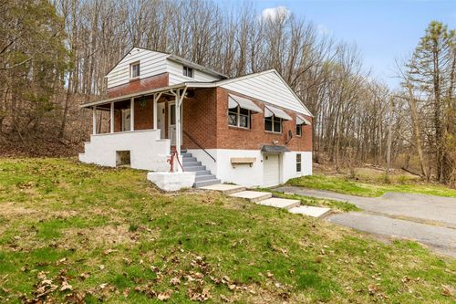 176 Western Ave, Marlboro, NY, 12542-5146 | Card Image