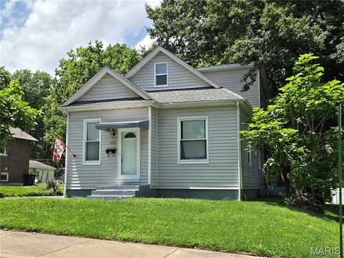 323 N 37th St, Belleville, IL, 62226-6013 | Card Image