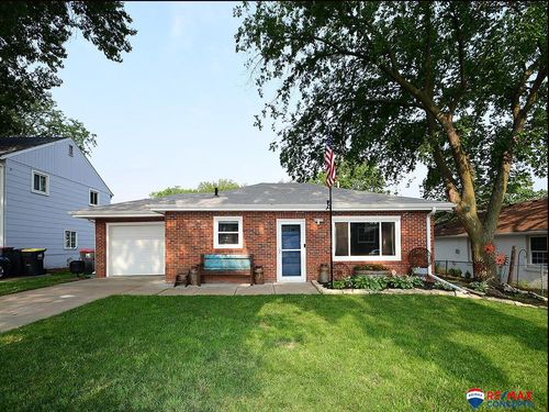 611 S 51st St, Lincoln, NE, 68510-3818 | Card Image