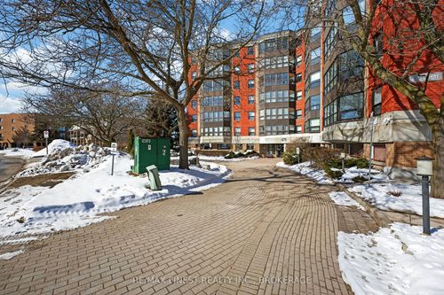 402-675 Davis Dr, Kingston, ON, K7M8L5 | Card Image