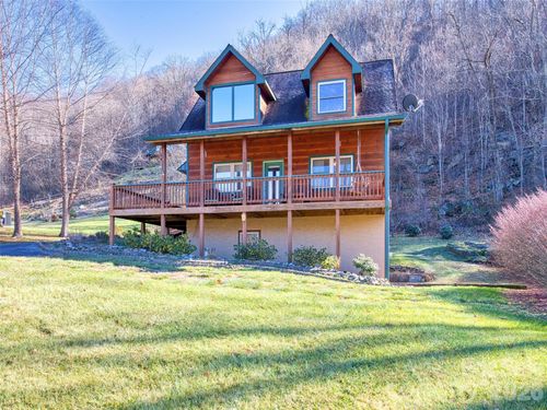 210 Tanner Trl, Waynesville, NC, 28785-8200 | Card Image