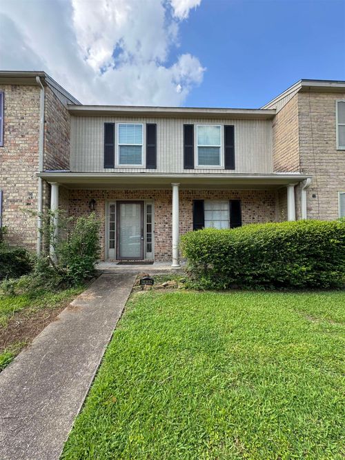 6826 Marshall Place Dr, Beaumont, TX, 77706-3227 | Card Image