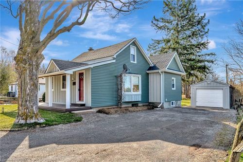 25 Barnabas St, Lynden, ON, L0R1T0 | Card Image