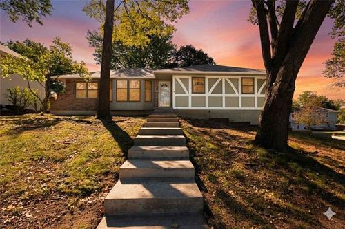 801 E Piatt Ln, Olathe, KS, 66061-2917 | Card Image