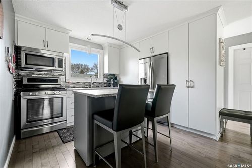 35 Spruceview Rd, Regina, SK, S4R0E1 | Card Image