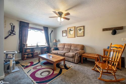 610 2nd St Nw, State Center, IA, 50247-1022 | Card Image