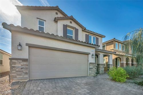 8109 Minavalle Ave, Las Vegas, NV, 89113-6670 | Card Image