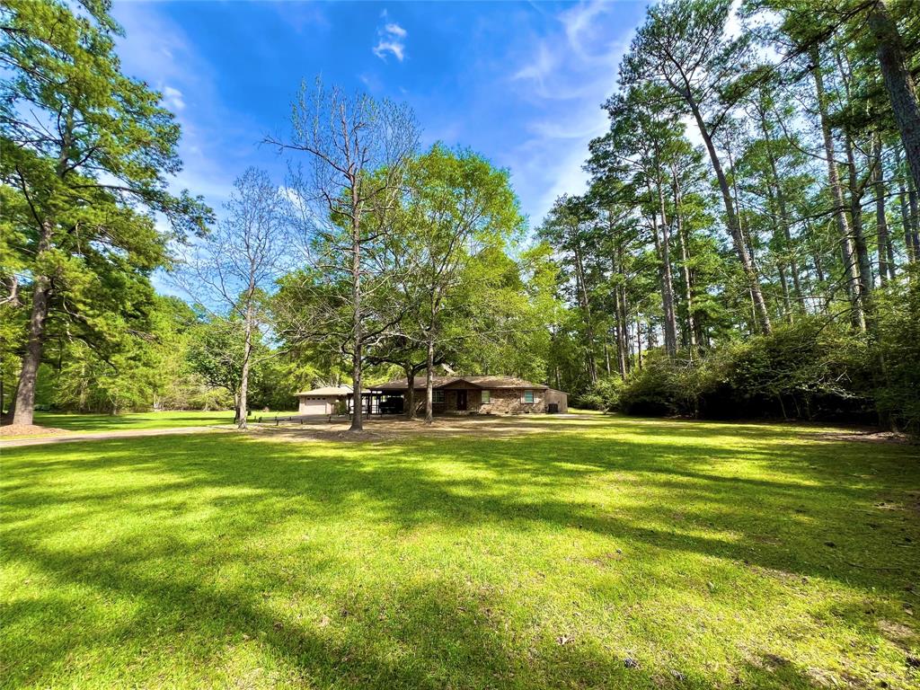 Westwood Dr, Trinity, TX 75862