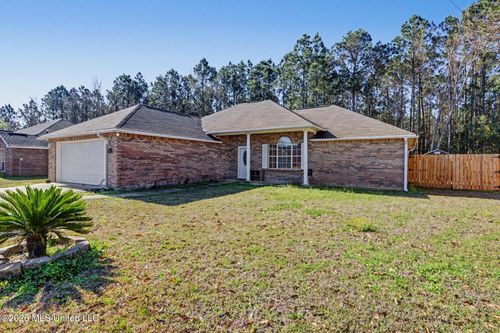 6911 Pinehurst Dr, Ocean Springs, MS, 39564-8036 | Card Image