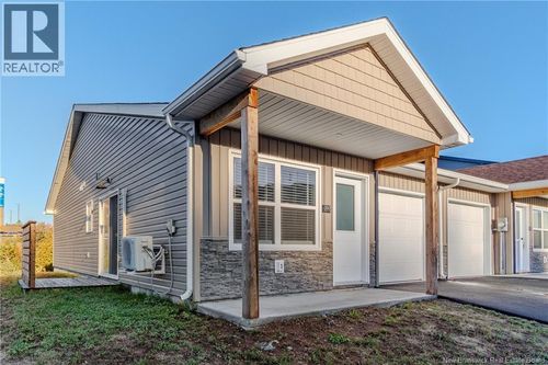 180 Arlington Cres, Saint John, NB, E2K0G2 | Card Image