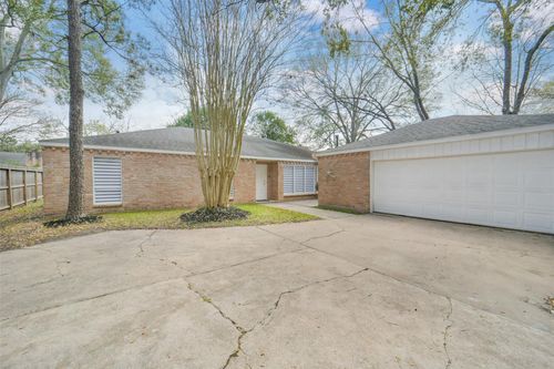 1823 Cherry Bend Dr, Houston, TX, 77077-4920 | Card Image