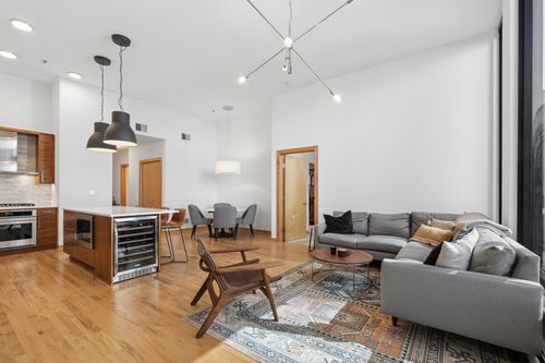 109-1240 S 2nd Street, Minneapolis, MN, 55415 | Card Image