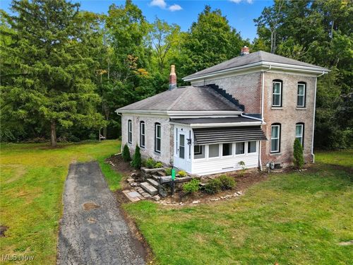 613 Sherman St, Geneva, OH, 44041-1906 | Card Image